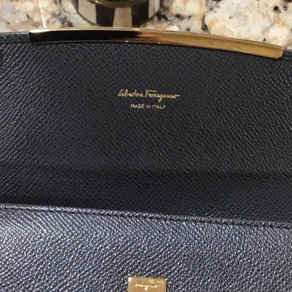 New Salvatore Ferragamo Leather Wallet Stromboli Sand - Picture 4 of 13